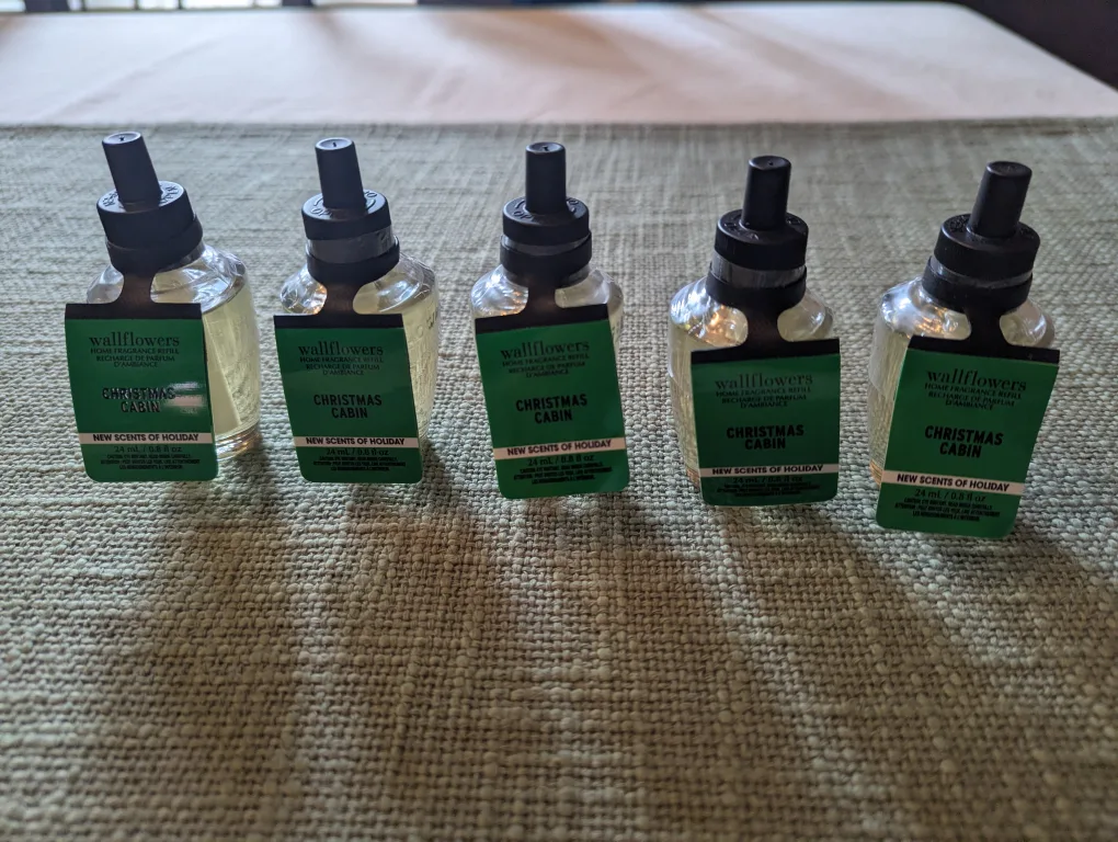 Bath & Body Works Wallflowers Christmas Cabin Refill image indicator(2)