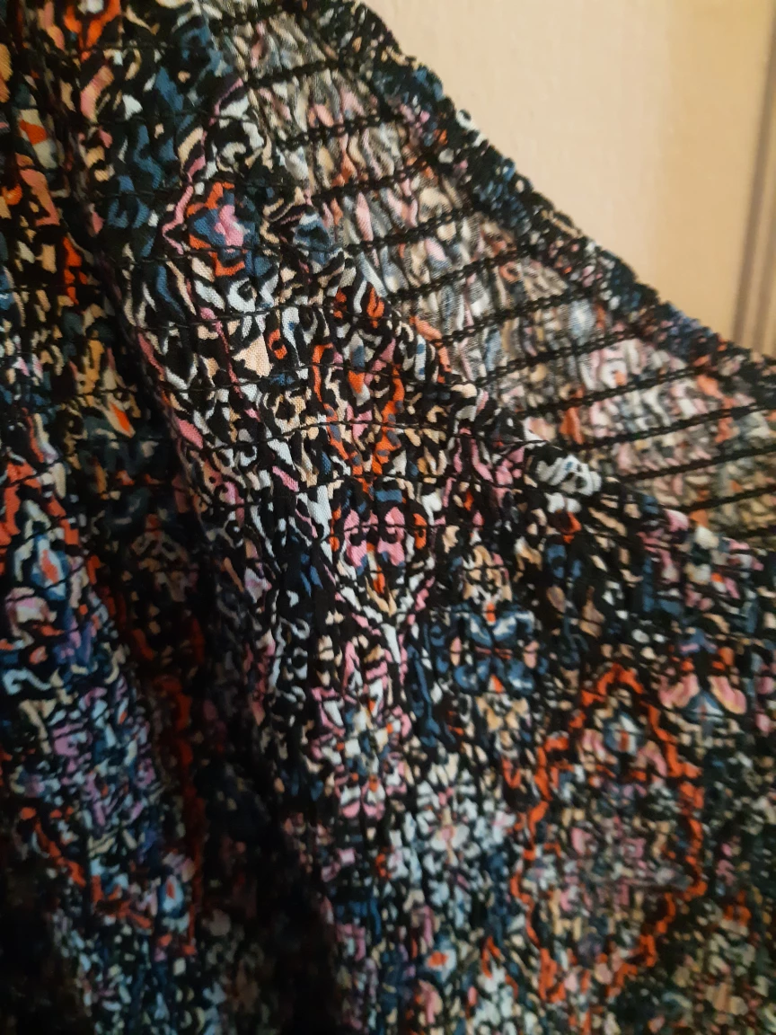 Torrid Size 4 Smocked Halter Top - photo 4