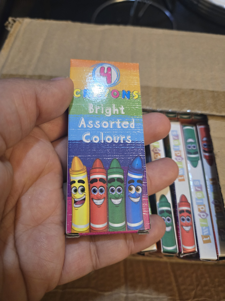 Twiddlers 4 Crayons Bright Assorted Colours