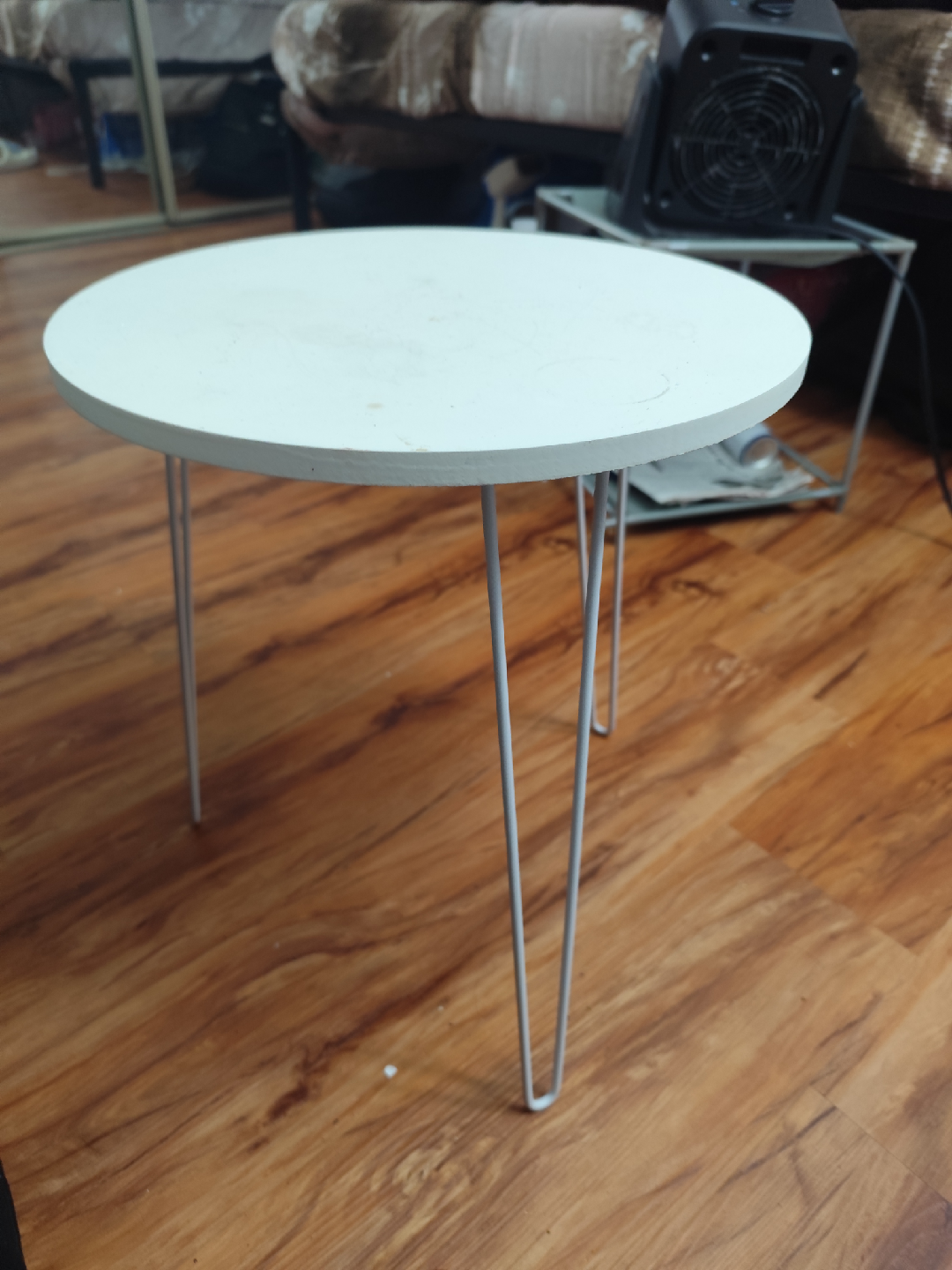 White Round Side Table - photo 2