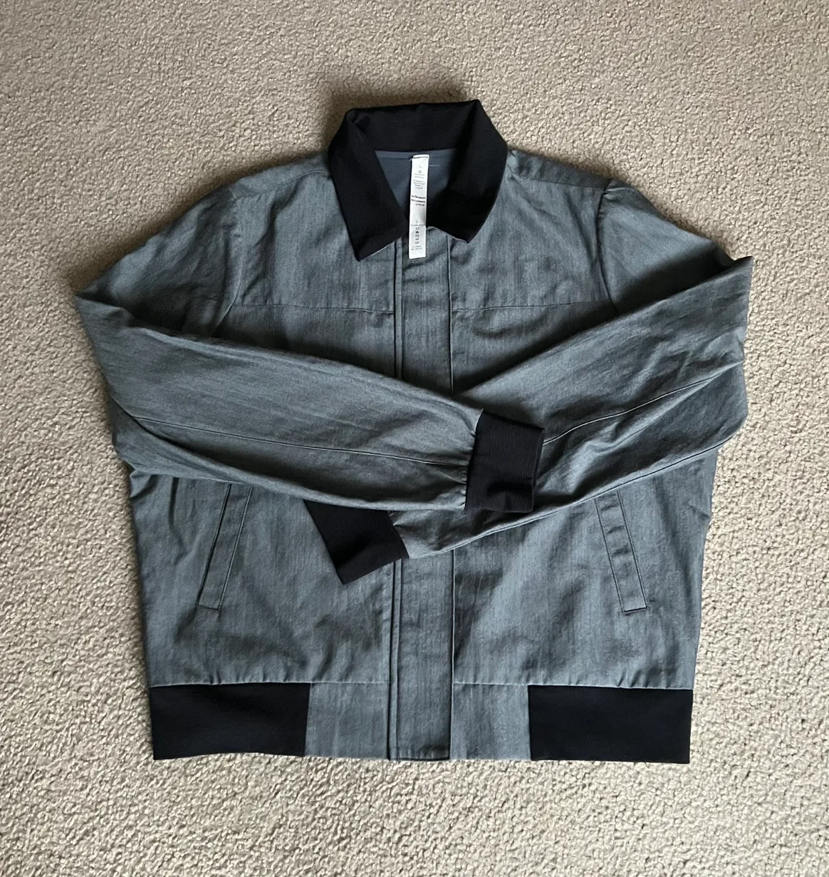 Lululemon Bomber Jacker image indicator(3)