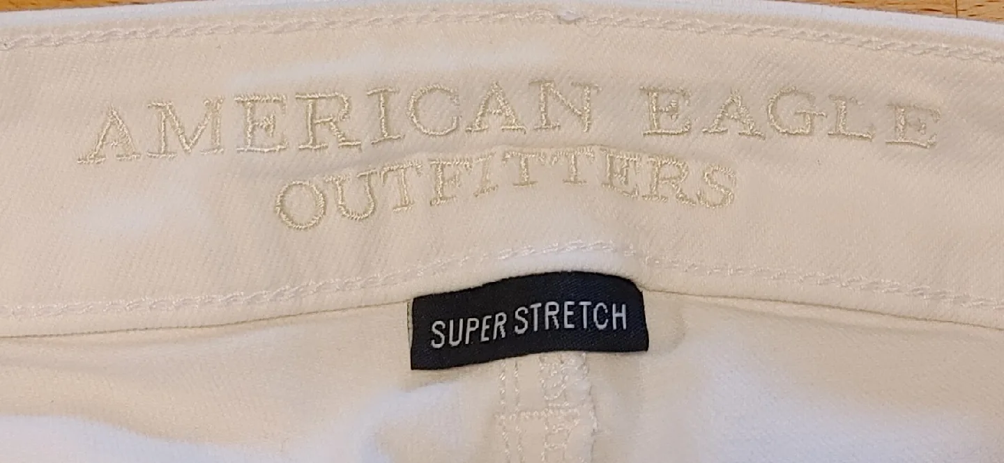 American Eagle White Jeans - Size 4 image indicator(8)