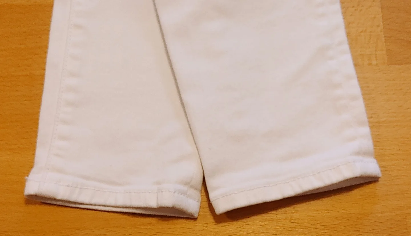 American Eagle White Jeans - Size 4 image indicator(9)