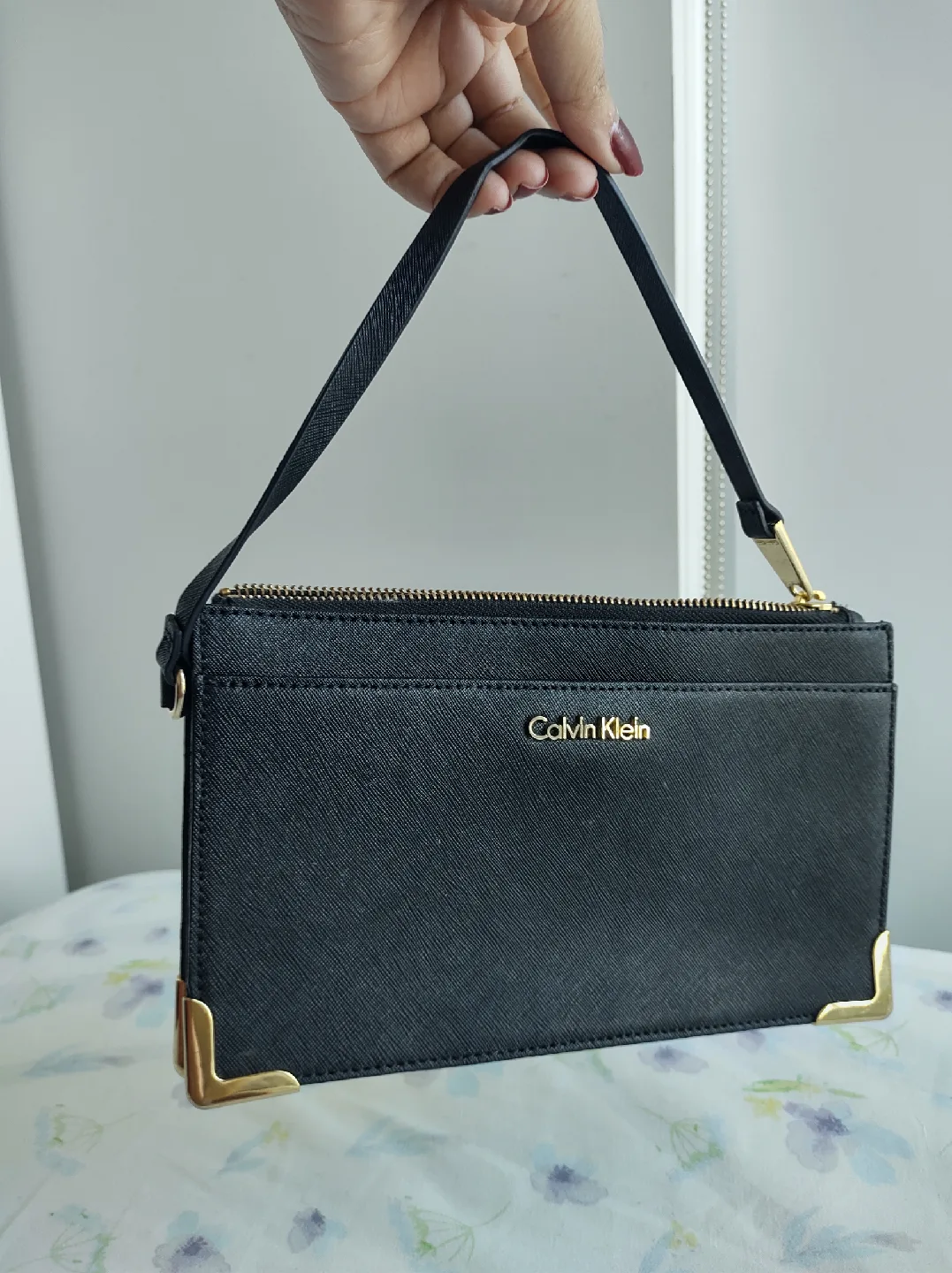 🧡 Calvin Klein Black Wristlet Large thumbnail