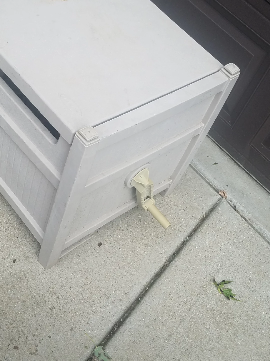 Suncast horse storage - photo 2