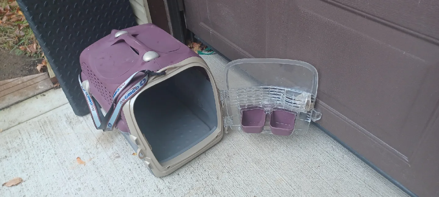 Petmate Pet Taxi Carrier image indicator(2)