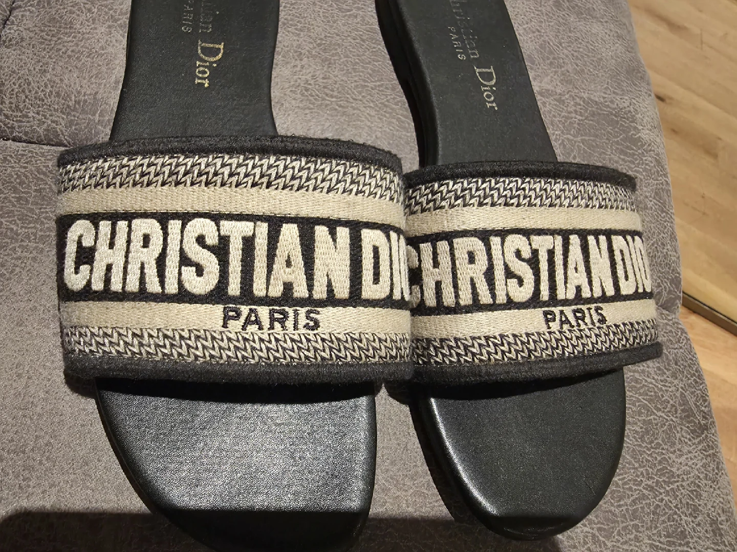 Christian Dior Paris Slides - Size 38 - photo 4