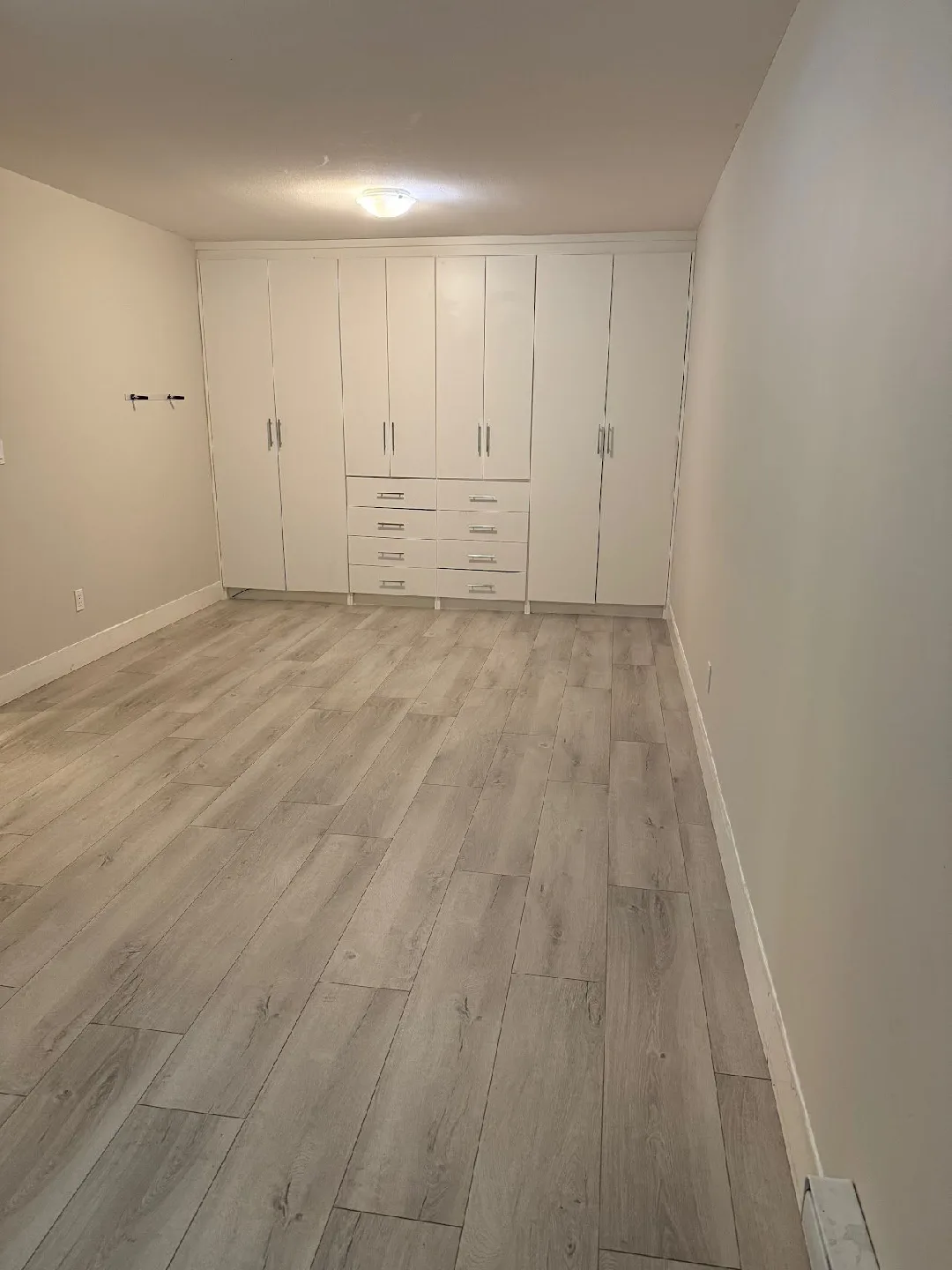 flooring lnsta!!@ti0n available image indicator(2)