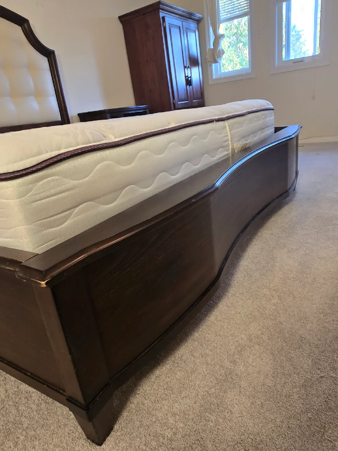 King size bedroom set image indicator(3)