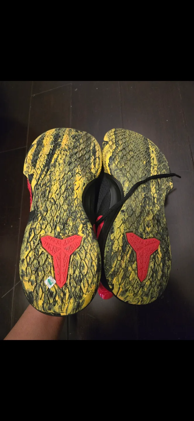 Kobe Mamba Fury Basketball Shoes size 10 - Black/Red/Yellow image indicator(3)