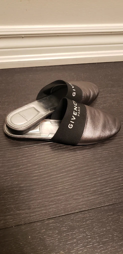 Givenchy Metallic Pewter Leather Logo Mules - photo 5