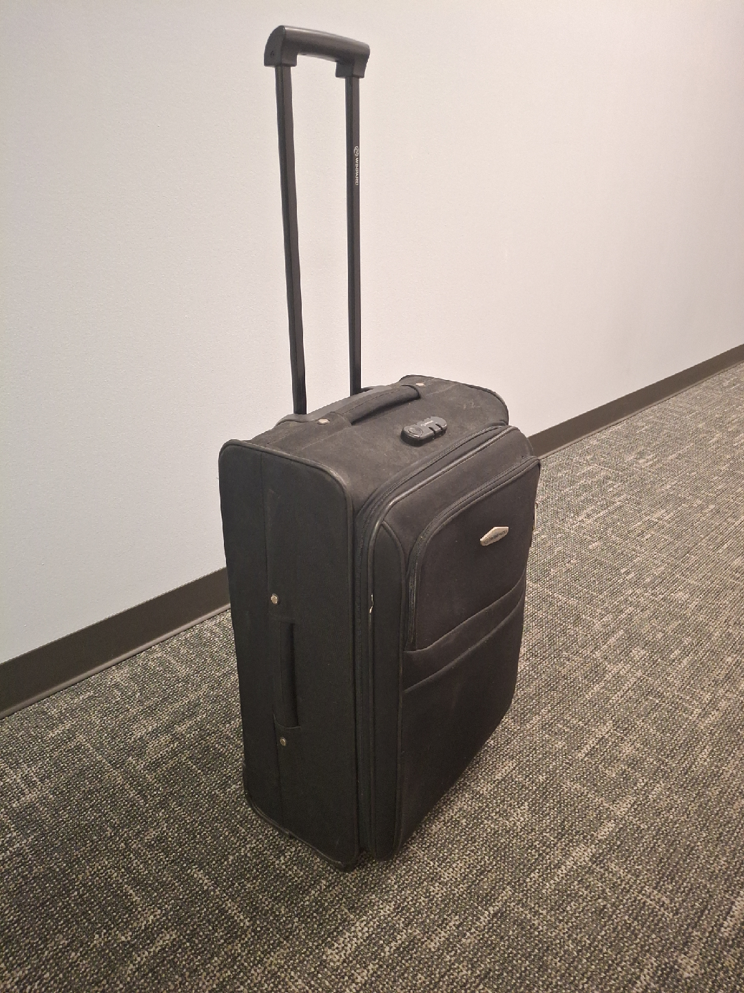 Frequent Traveler Expandable 24" Upright Carry-On Suitcase