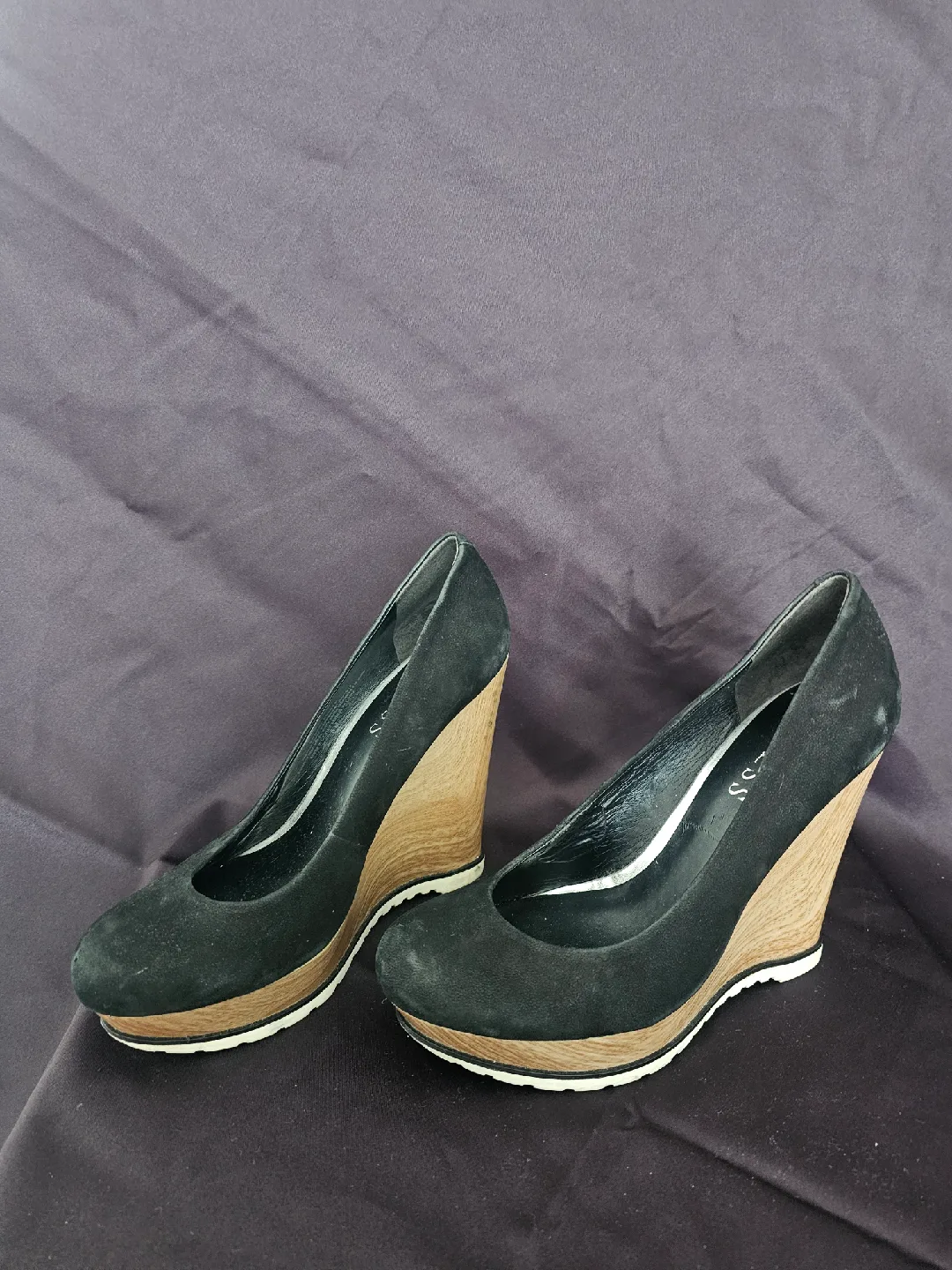 USED - Guess Black Wedge Heels - size 6 thumbnail