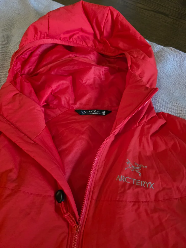 Arc'teryx Atom LT Hoody - Red - Size S image indicator(2)