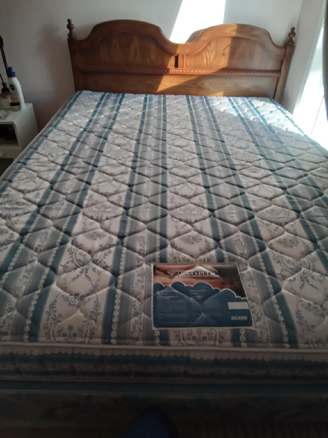 Queen sized bed frame and mattress image indicator(3)