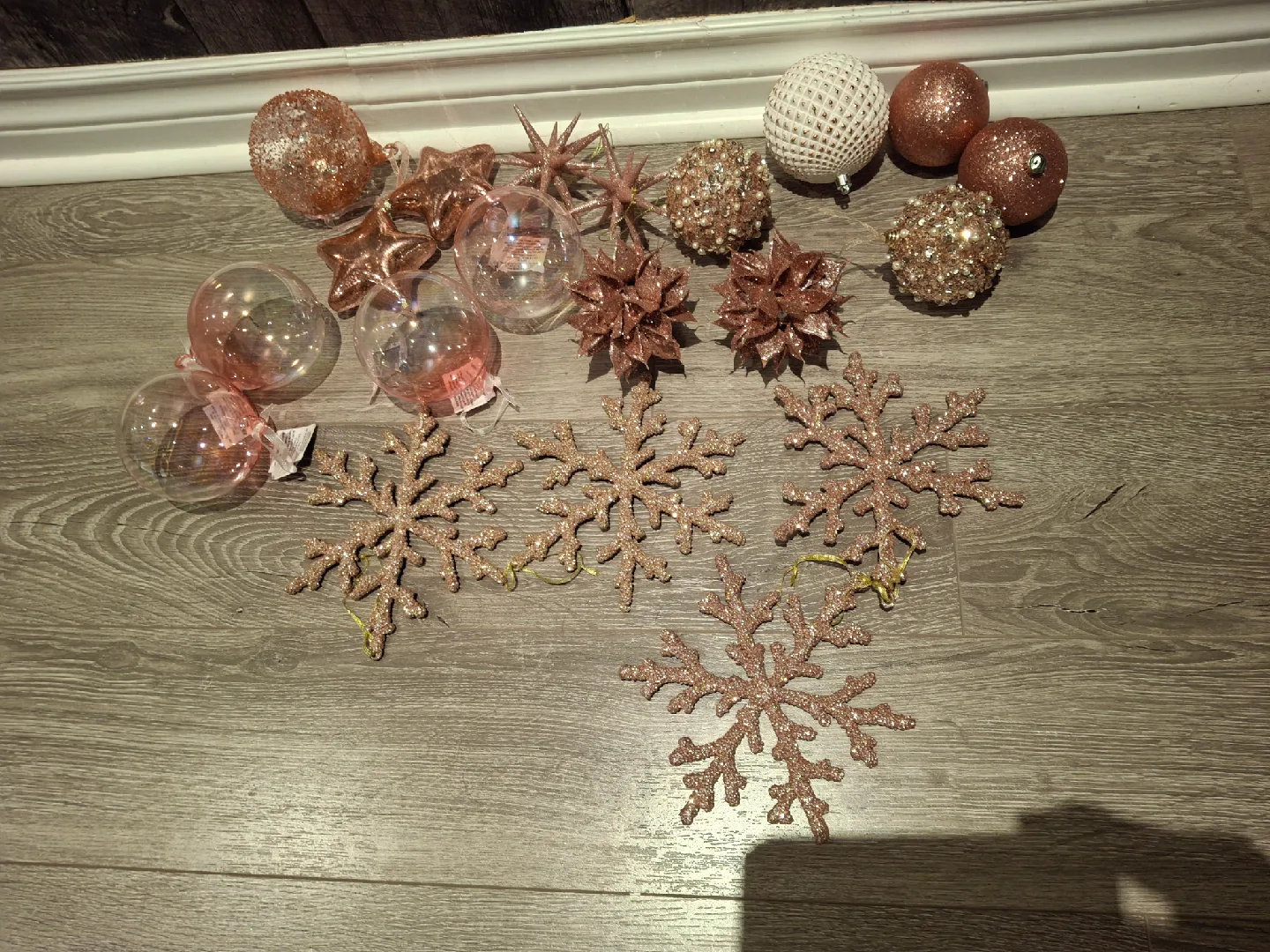Rose gold Christmas bulbs. thumbnail