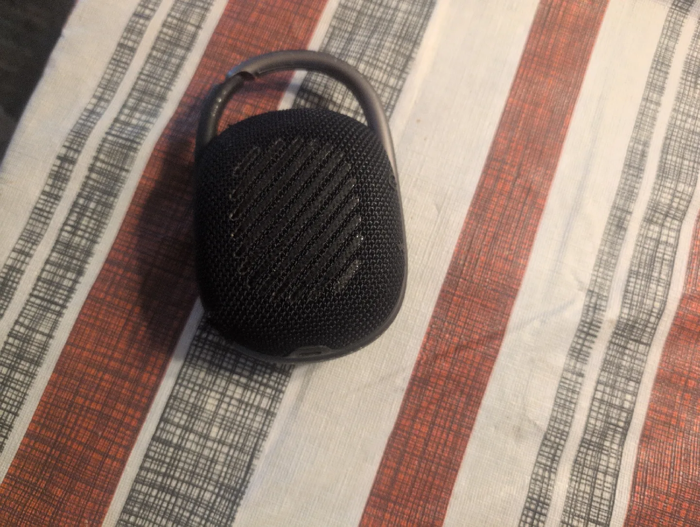 JBL Clip 4 Portable Bluetooth Speaker - Black image indicator(2)