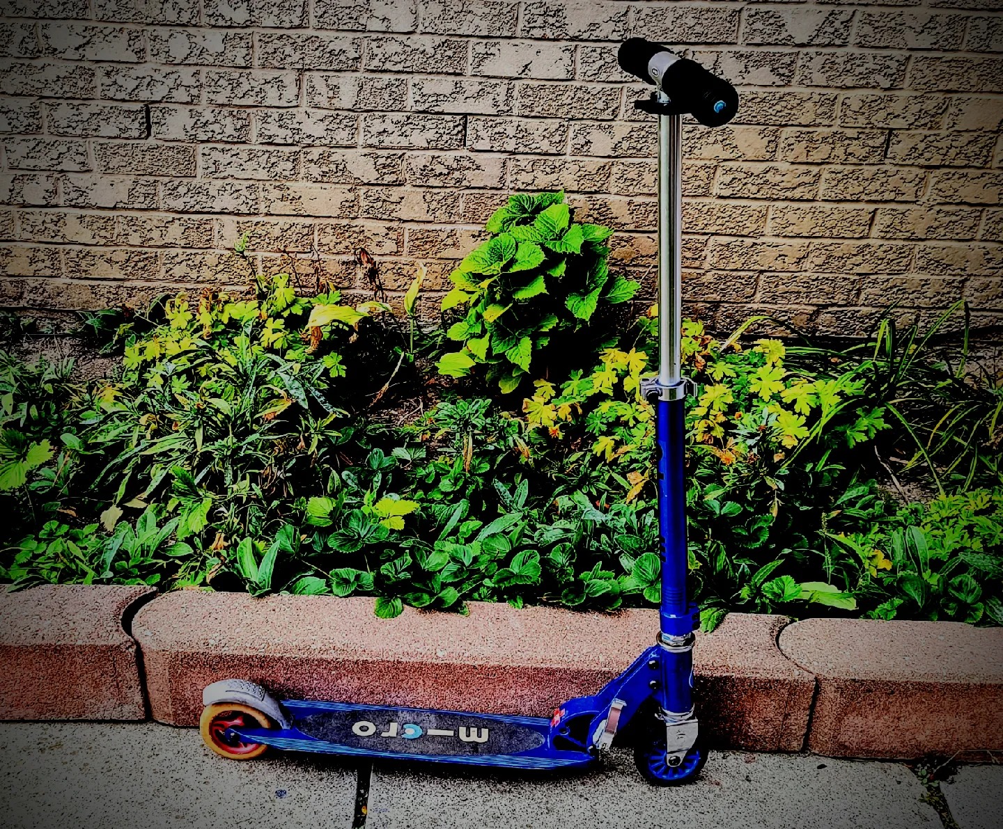 Micro 27" Folding Youth Kick Scooter thumbnail