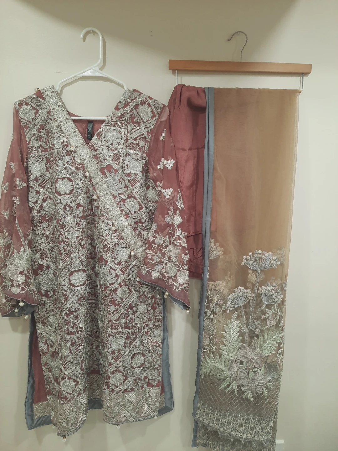 embroidered fancy chiffon suits - photo 4