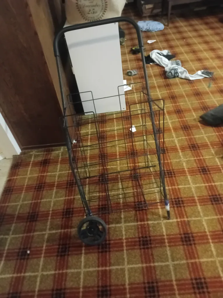 Shopping cart with one wheel thumbnail
