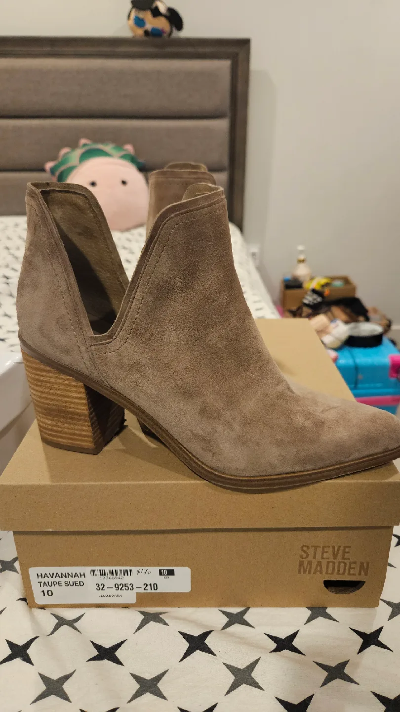 Steve Madden Havannah Taupe Suede Booties - Size 10 image indicator(2)