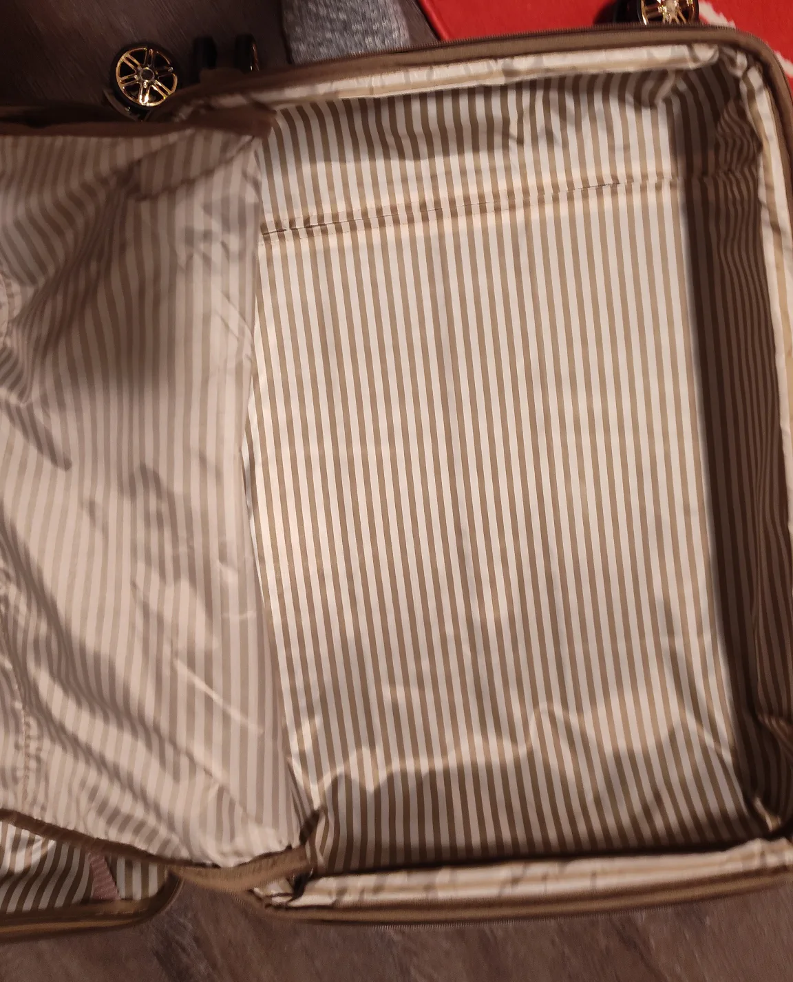 London Fog Northbridge Hardside Spinner Luggage image indicator(3)