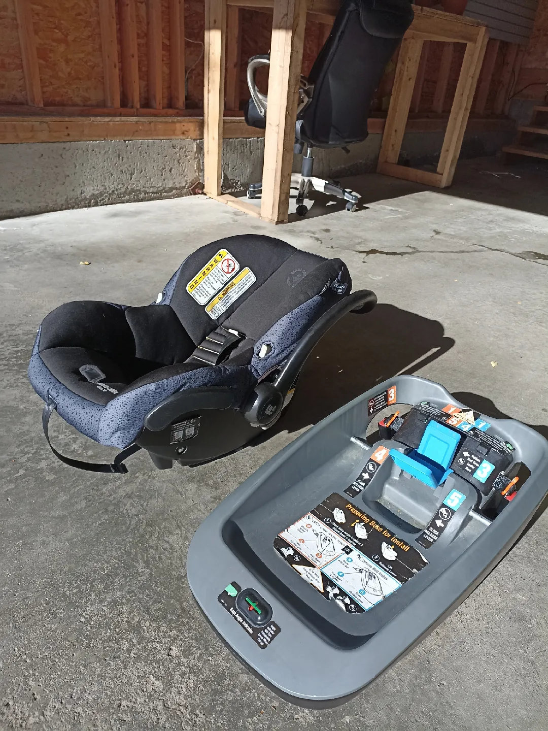 maxi cosi infant car seat with base image indicator(3)