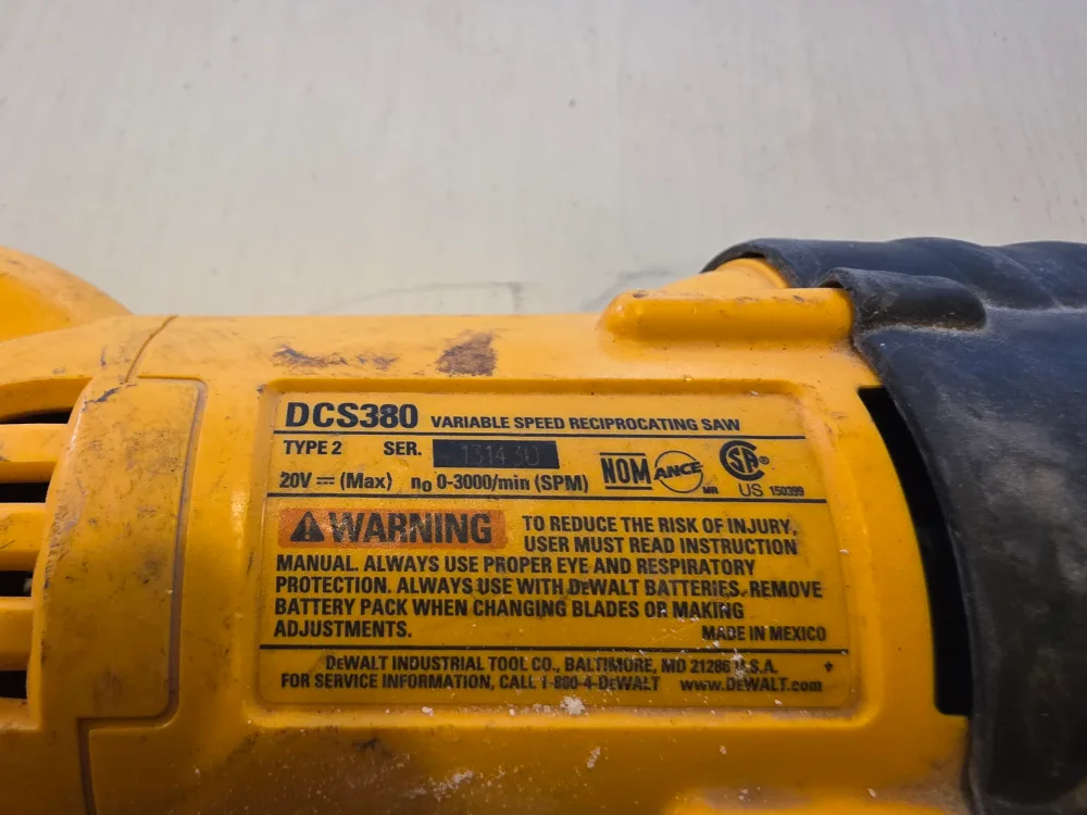 DeWalt DCS380 Variable Speed Reciprocating Saw image indicator(5)