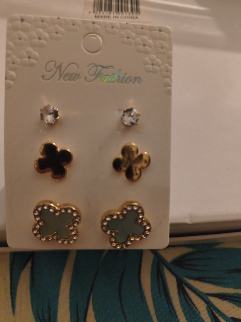 New Fashion Earrings Set