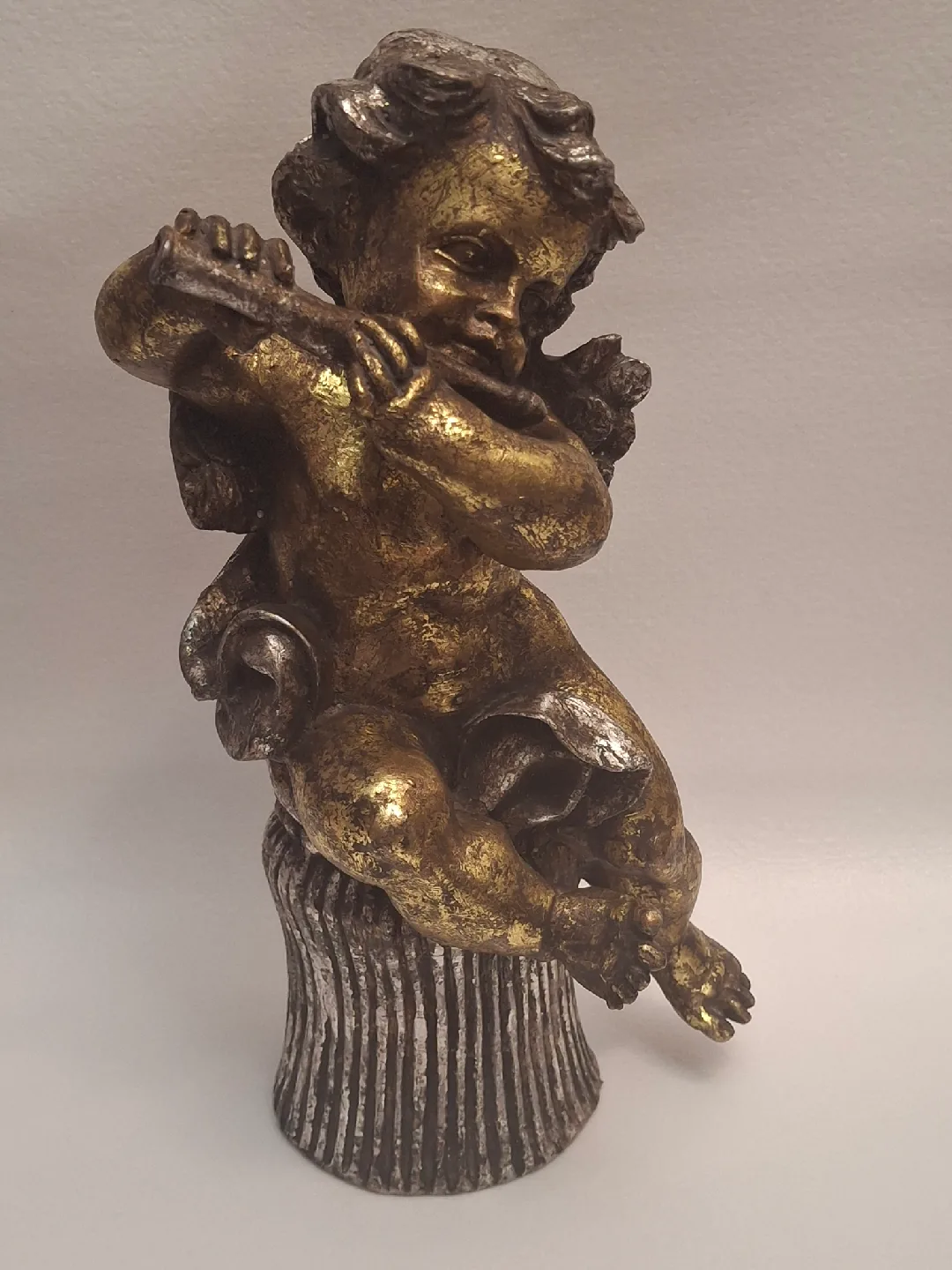 Angel Playing Trumpet Statue thumbnail
