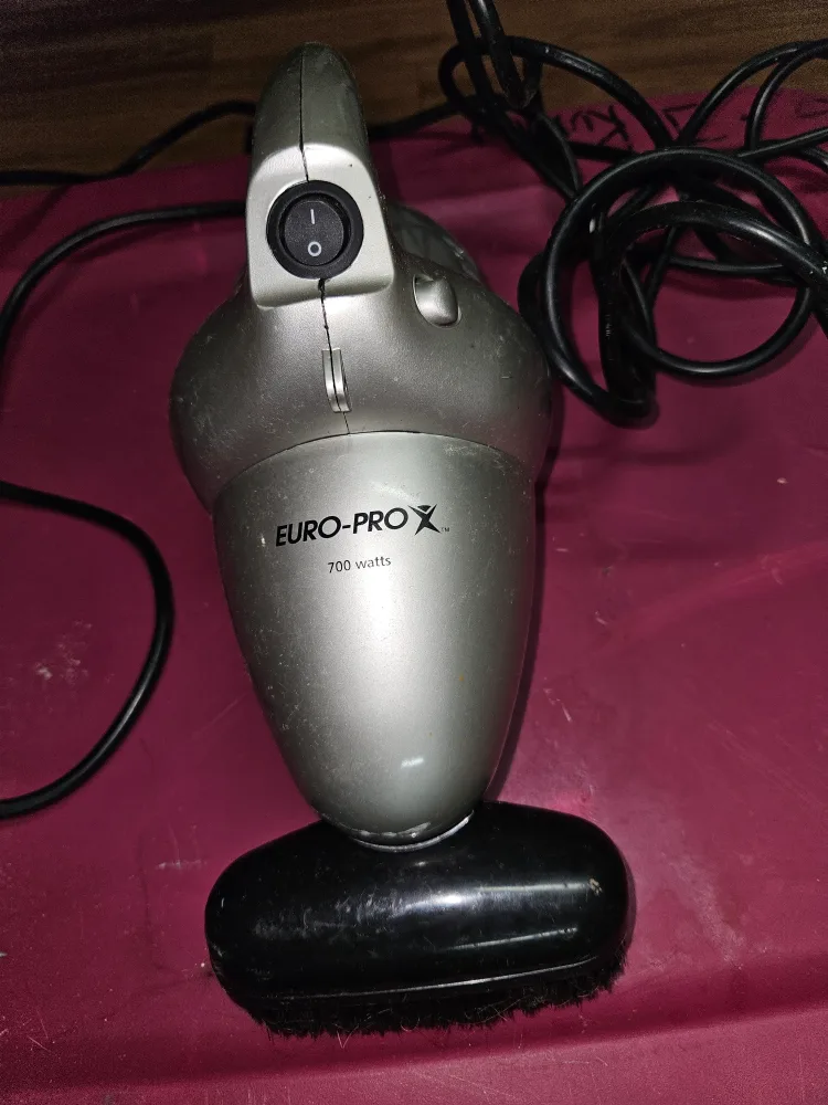 Shark Turbo Hand Vac - Euro-Pro 700 Watts thumbnail