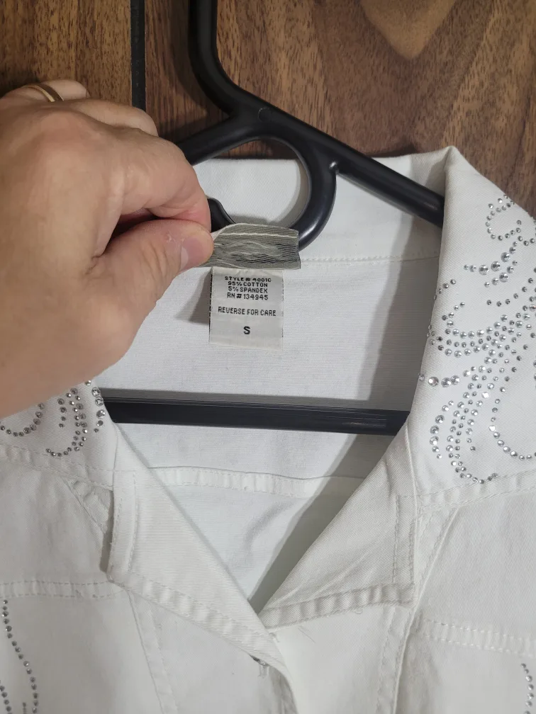 Distinct White Embellished Denim Jacket - Size S image indicator(4)