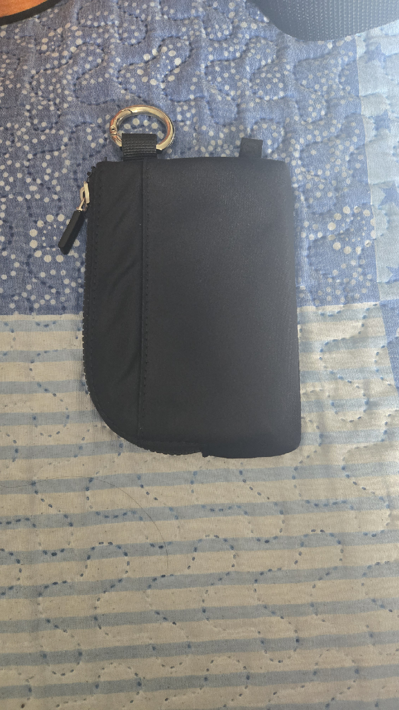 Lululemon Black Card Holder - photo 2