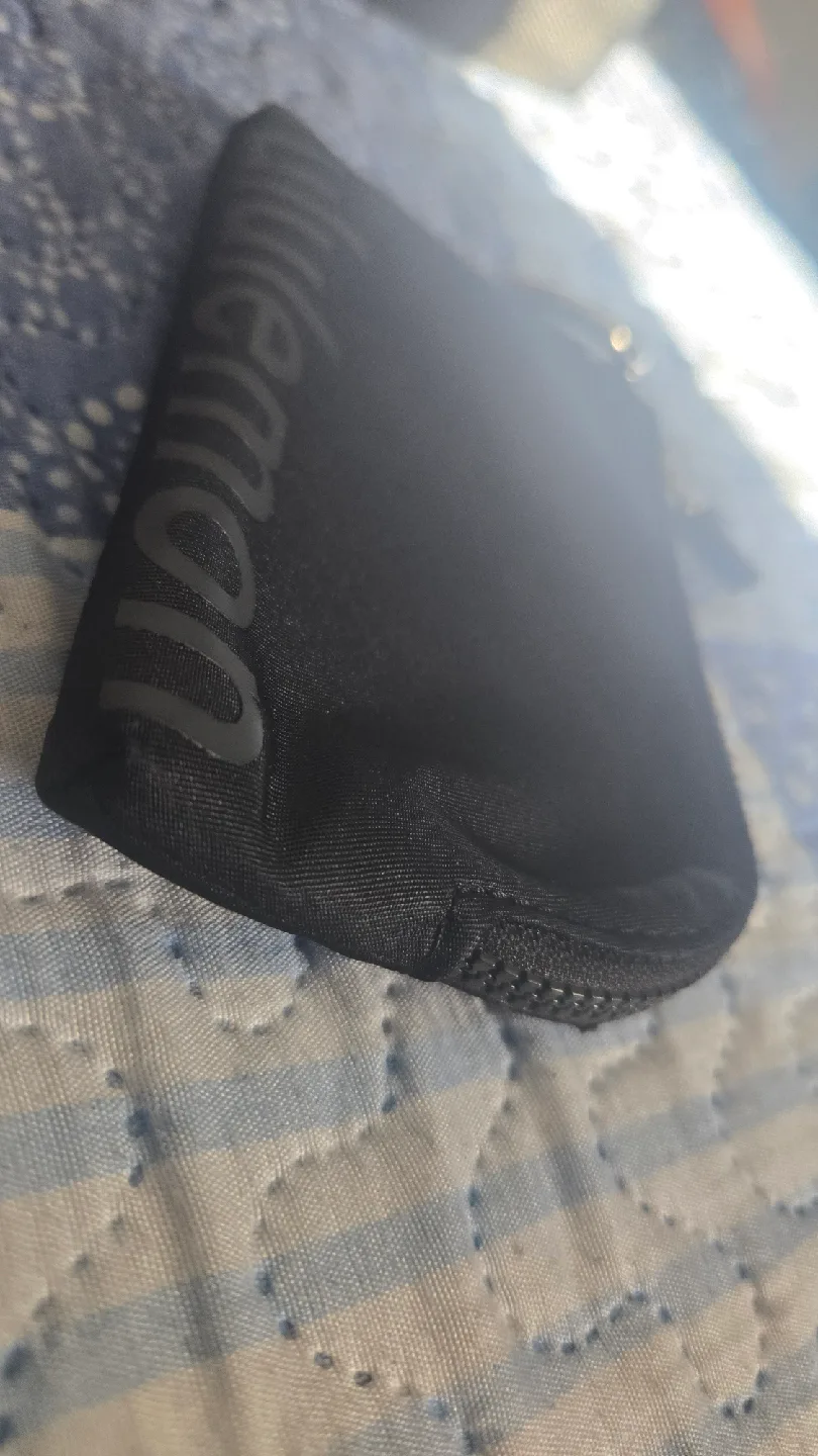 Lululemon Black Card Holder image indicator(3)