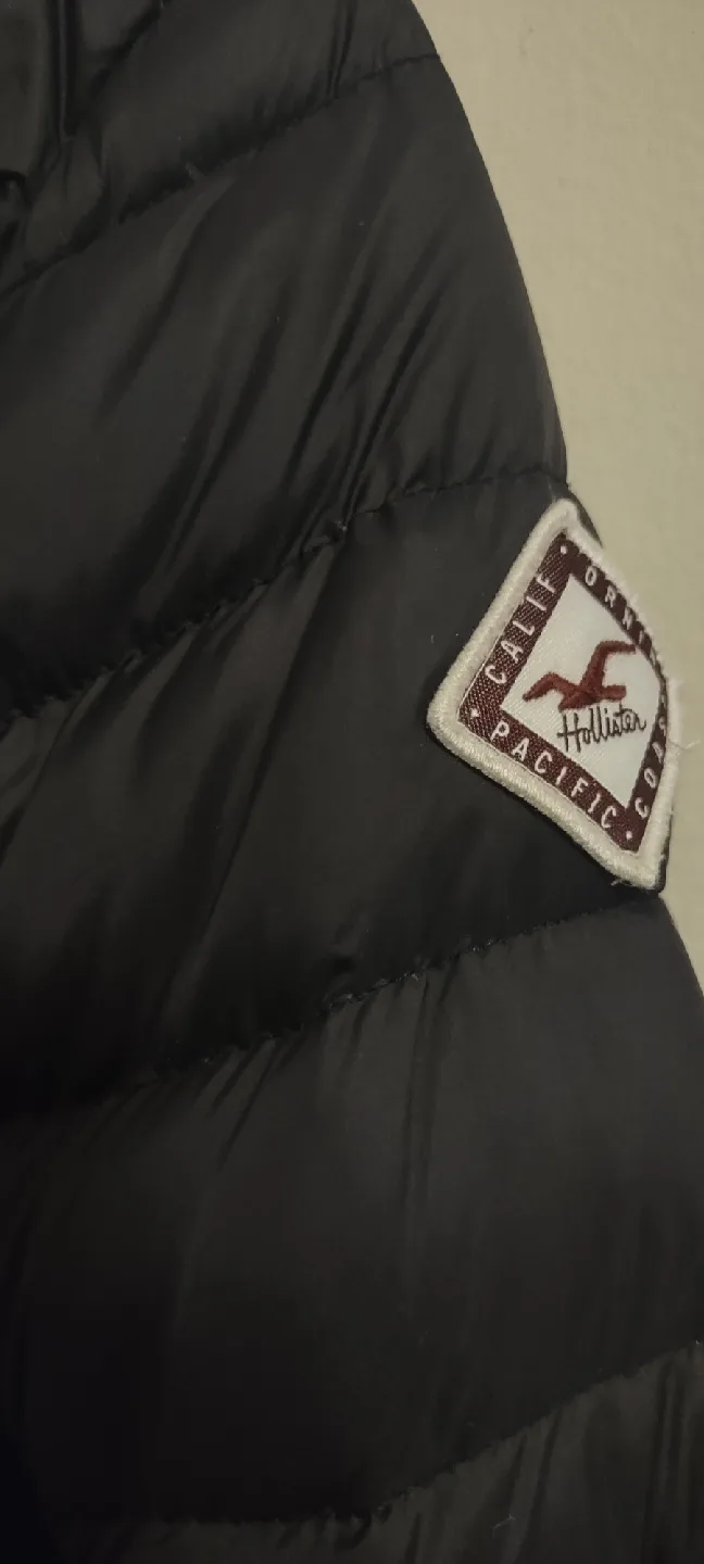 Hollister Black Puffer Jacket image indicator(2)