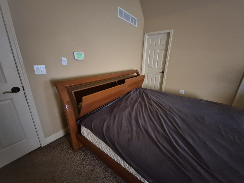 Bedroom Set - California King bed, Dresser and Mirror - photo 2