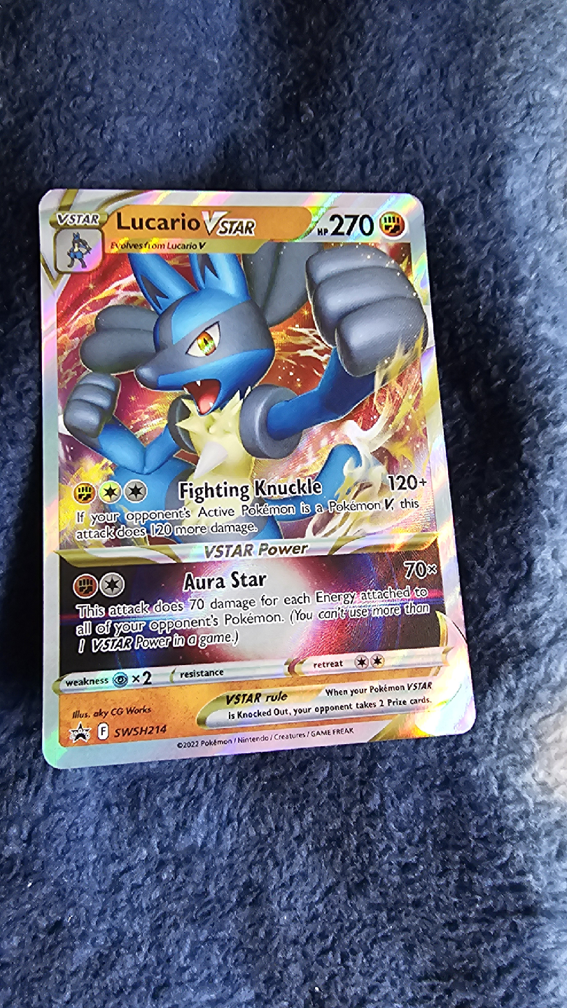 Lucario VSTAR Pokemon Card