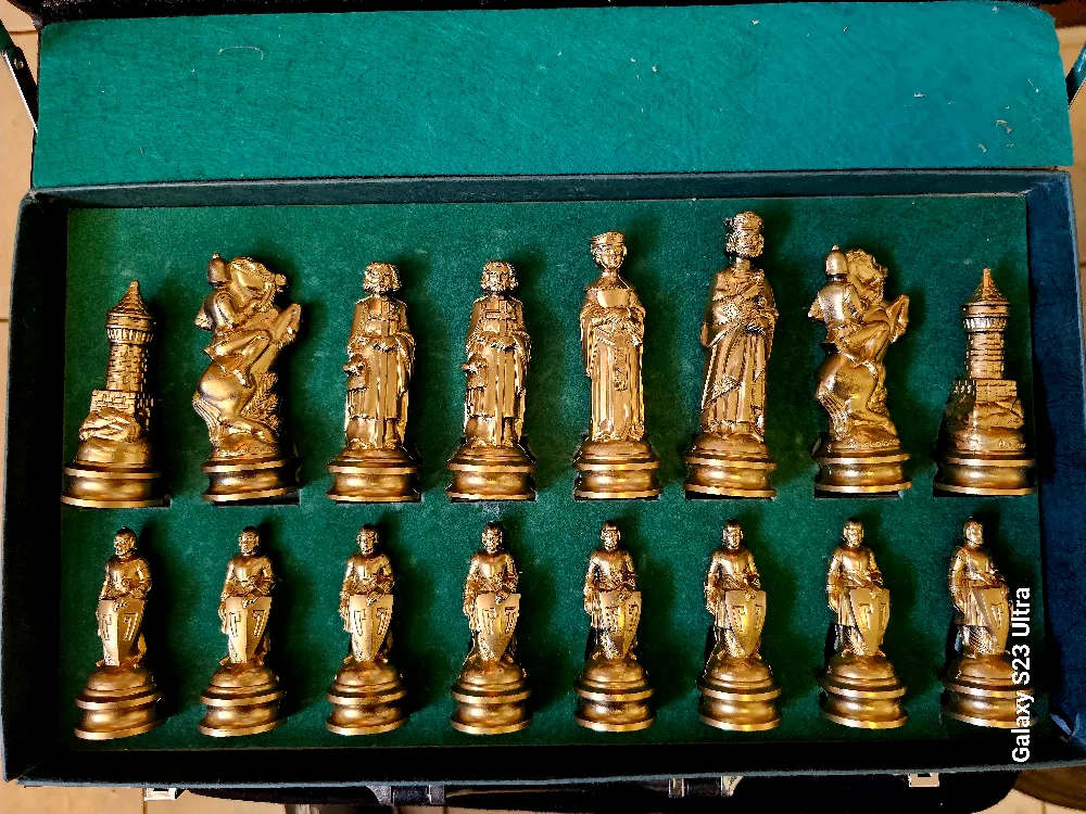 Vintage Pewter/Gold Chess Set with Case image indicator(2)