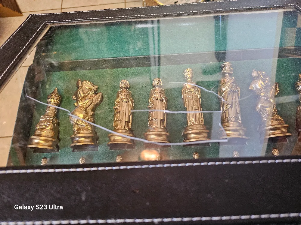Vintage Pewter/Gold Chess Set with Case image indicator(5)