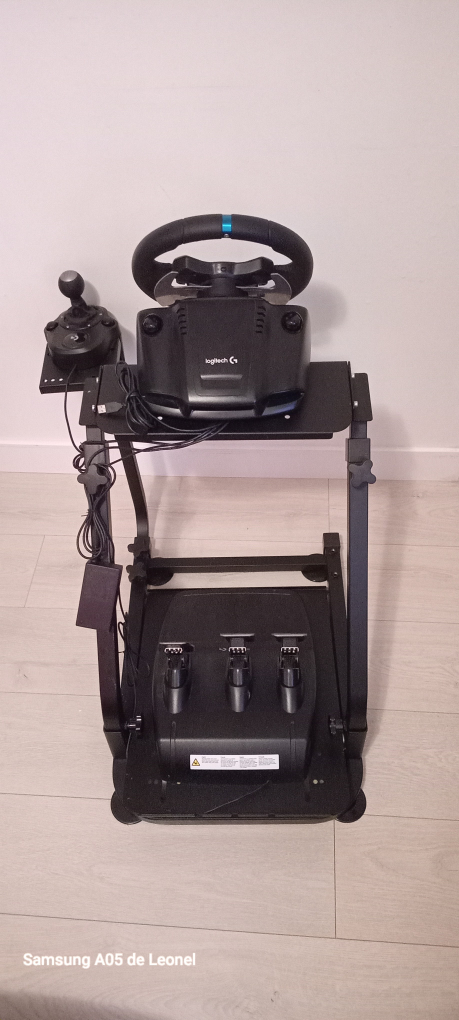 Logitech G923 Racing Wheel & Shifter - photo 3