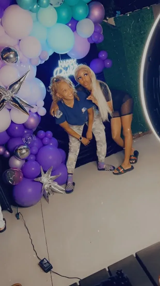 Balloon-A-Tic,  Balloon Artist image indicator(7)