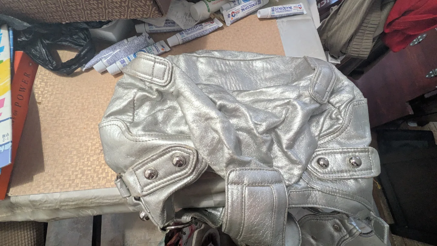 Guess Silver Purse image indicator(3)