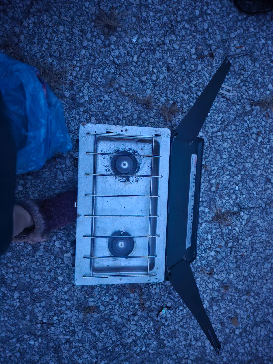 Coleman Power Two Burner DX Camp Stove image indicator(2)