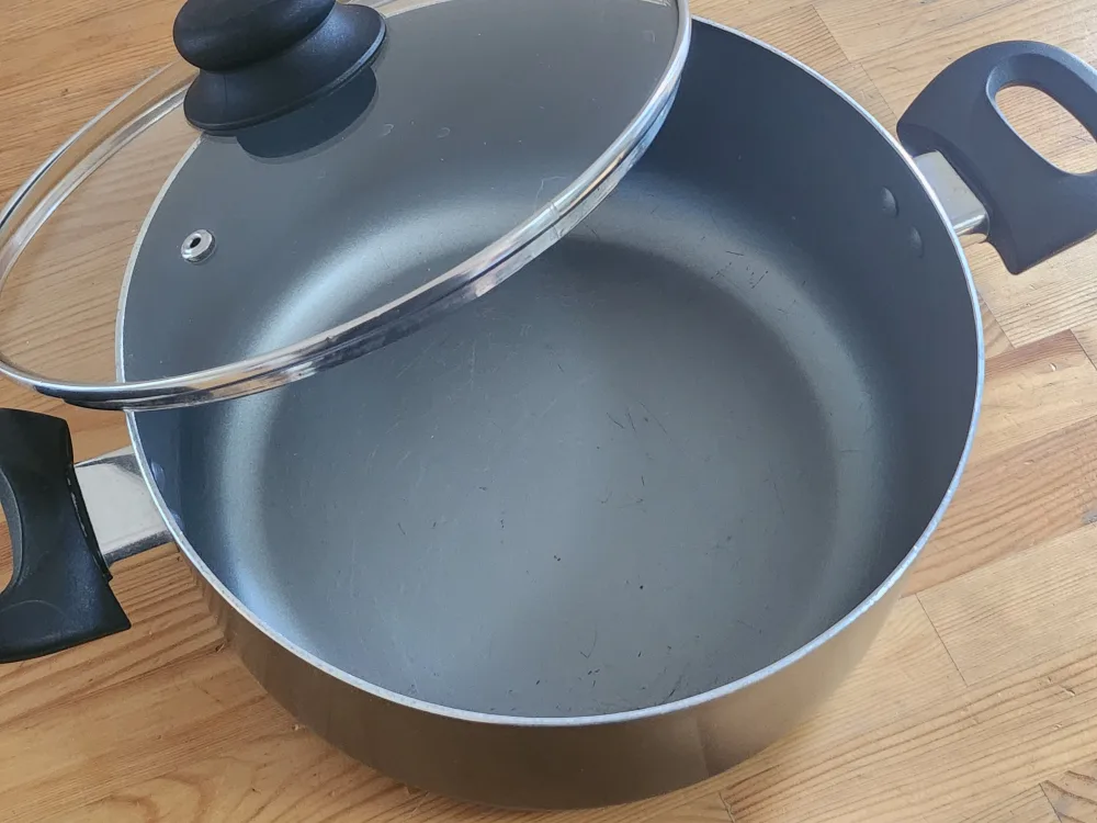 Stock Pot with Lid image indicator(2)