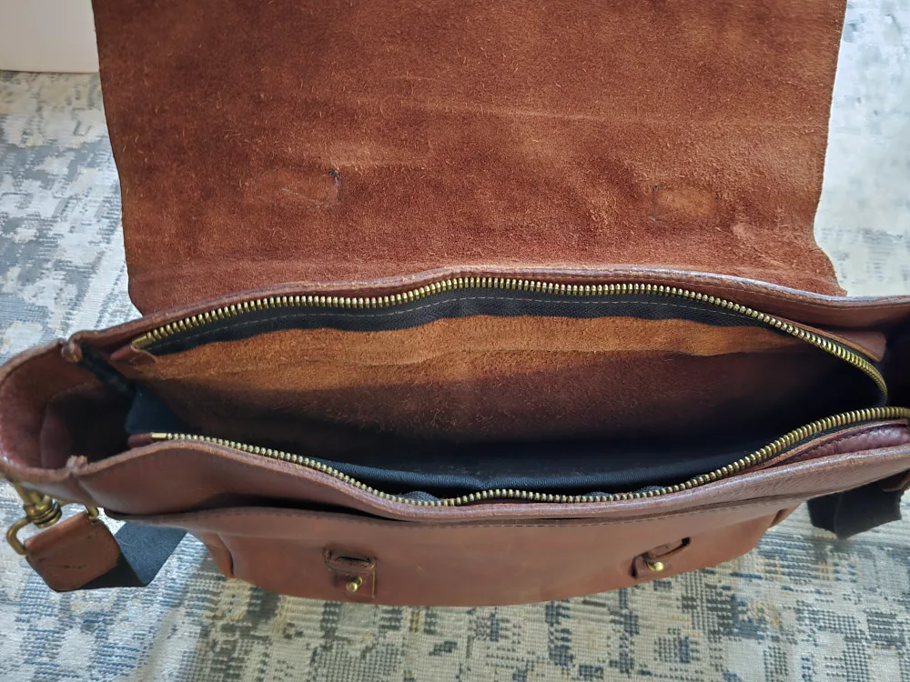 Frank & Oak Brown Leather Messenger Bag image indicator(3)