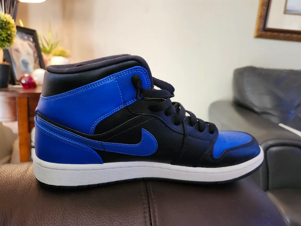 Nike Air Jordan 1 Low Black/Royal Blue image indicator(2)
