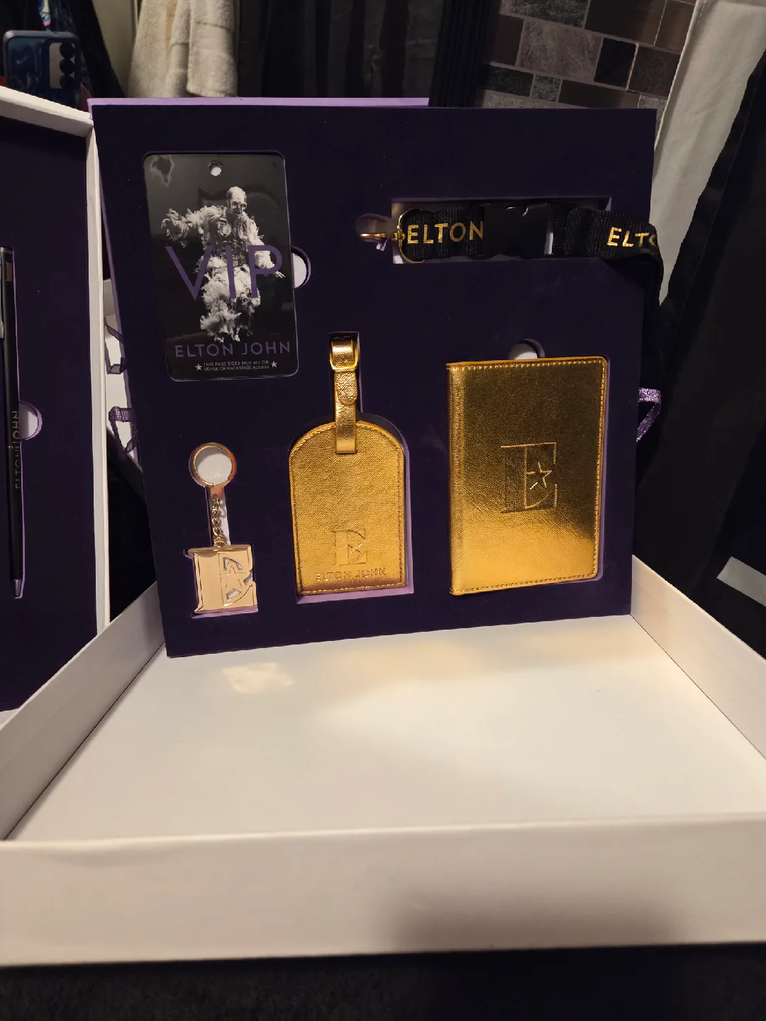 Elton John Farewell Yellow Brick Road VIP Gift Box Set image indicator(3)