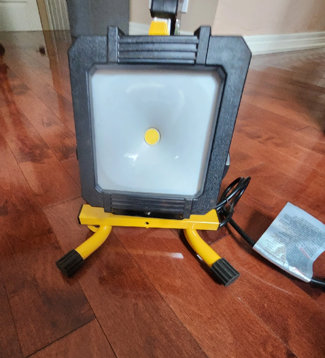 Portable Work Light– Bright, Durable & Energy Efficient - photo 3