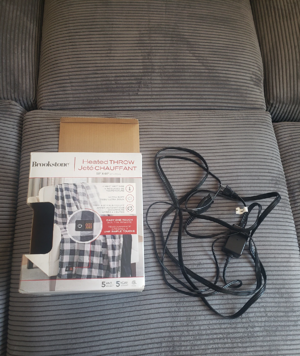 Brookstone Heated Throw Blanket 50" x 60"