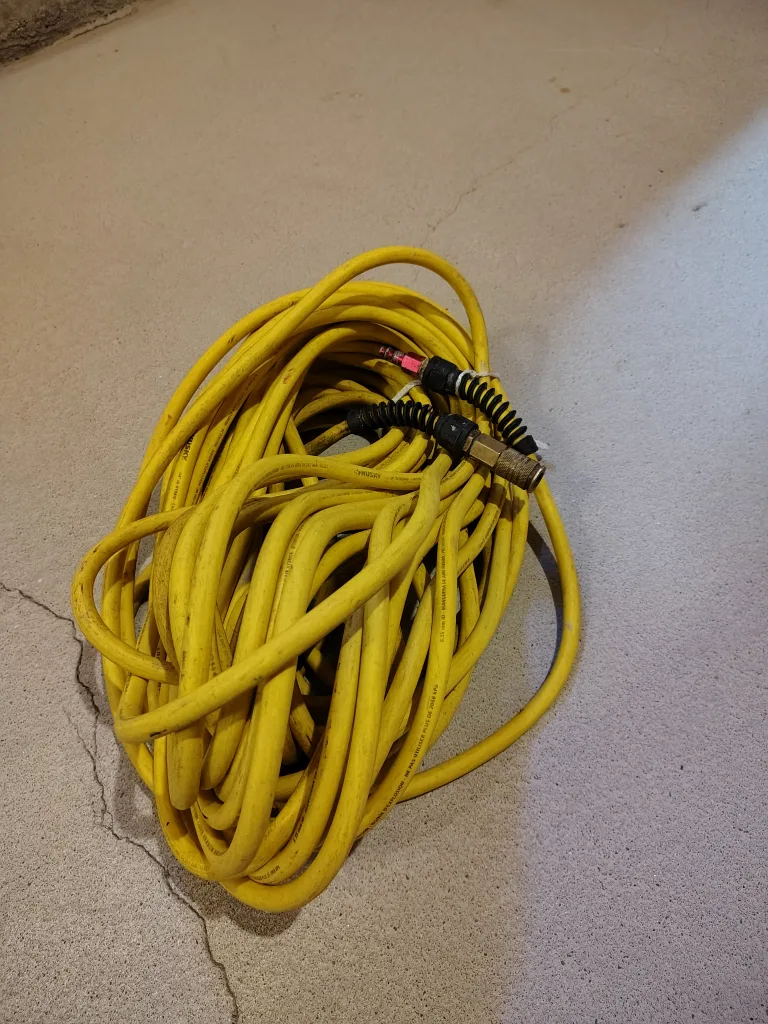 Husky 100 ft. x 1/4 inch PRO Hybrid Air Hose image indicator(2)